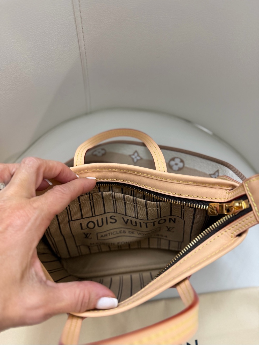 Louis Vuitton Monogram Mini Neverfull with Natural Leather Trim and Coin Purse - Picture 11 of 14